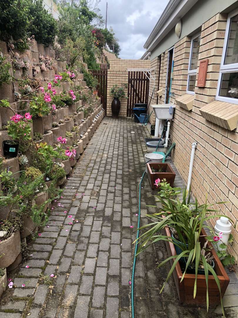 2 Bedroom Property for Sale in Reebok Western Cape